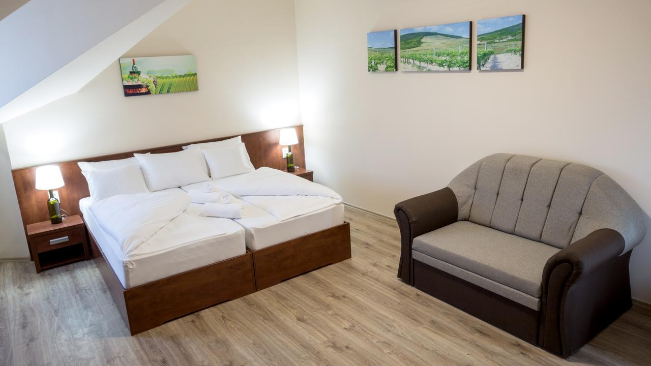 Vitis Hotel Villány Buitenkant foto